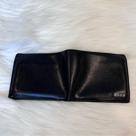 Tod’s Men’s Black Leather Bi-fold Designer Wallet - Picture 6 of 16